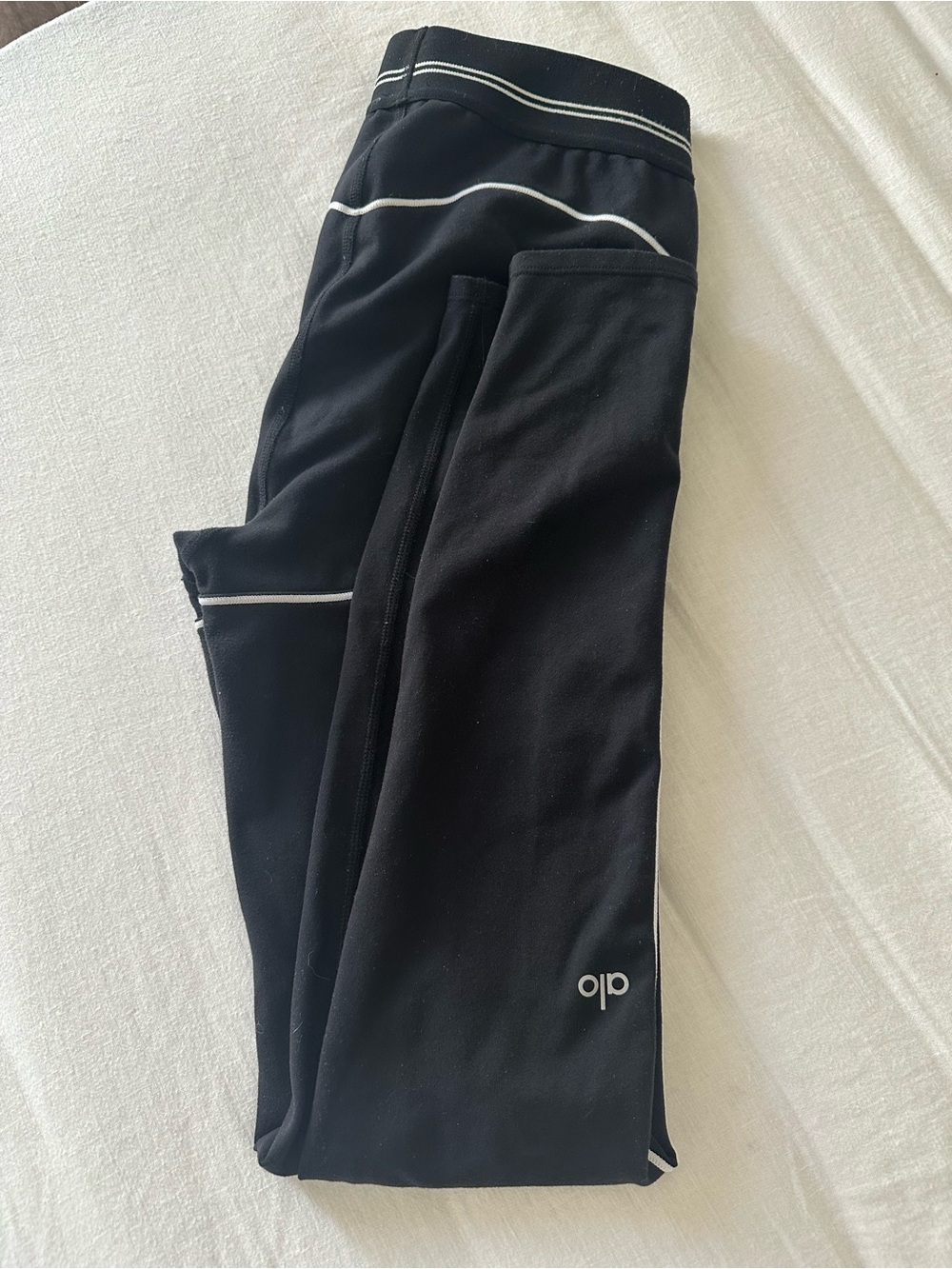 ALO Yoga heart throb leggings